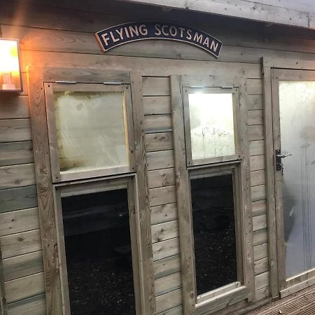 Hot Tub Hide Away Near Alton Towers Staffordshire Hotel Cheddleton ภายนอก รูปภาพ