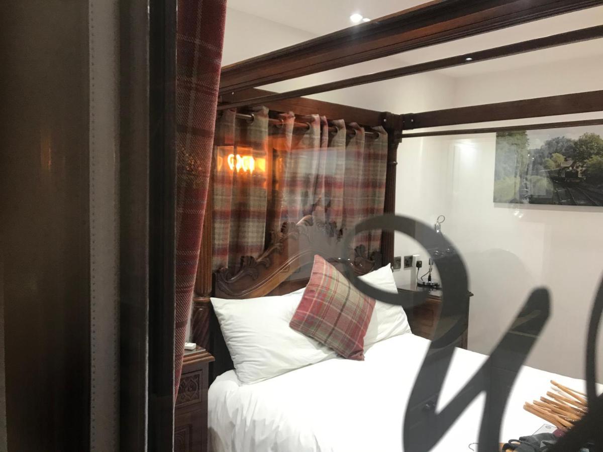 Hot Tub Hide Away Near Alton Towers Staffordshire Hotel Cheddleton ภายนอก รูปภาพ