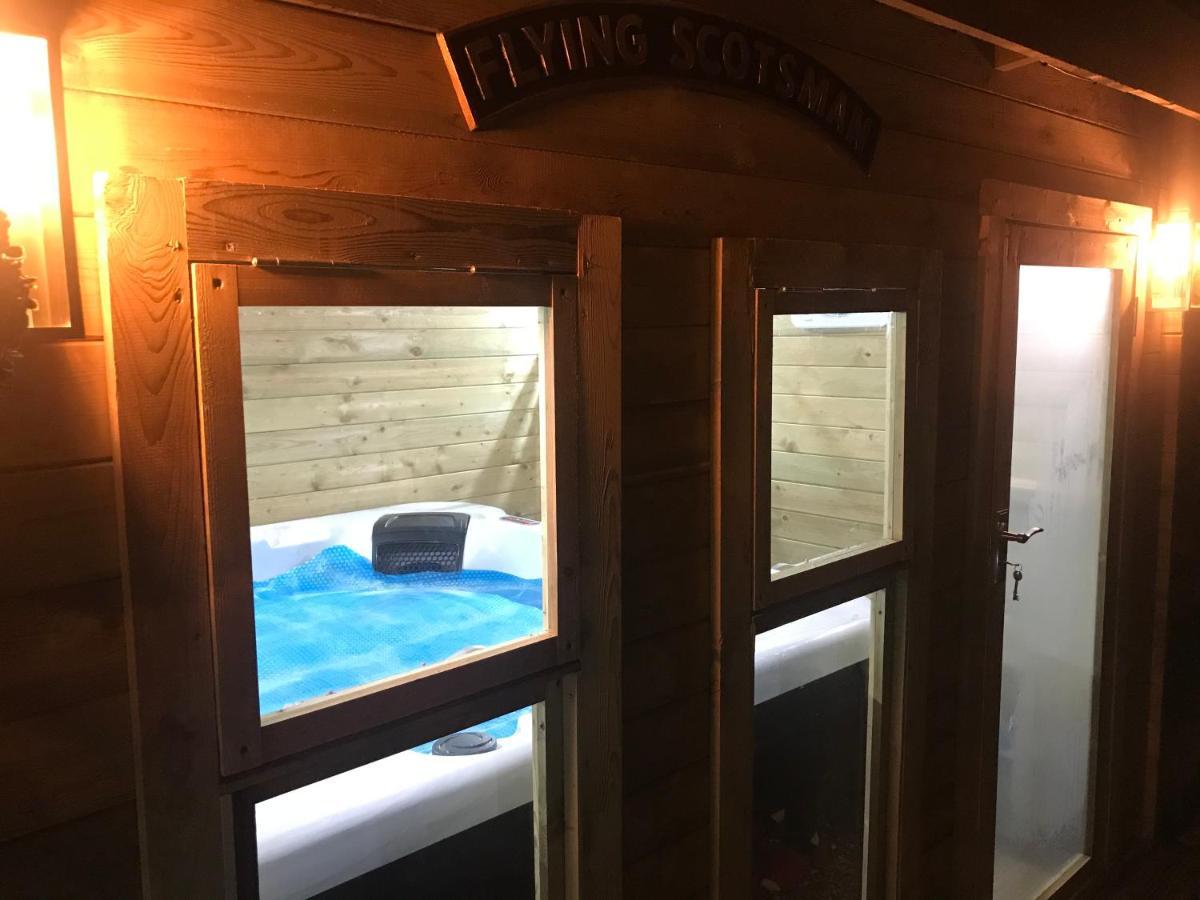 Hot Tub Hide Away Near Alton Towers Staffordshire Hotel Cheddleton ภายนอก รูปภาพ